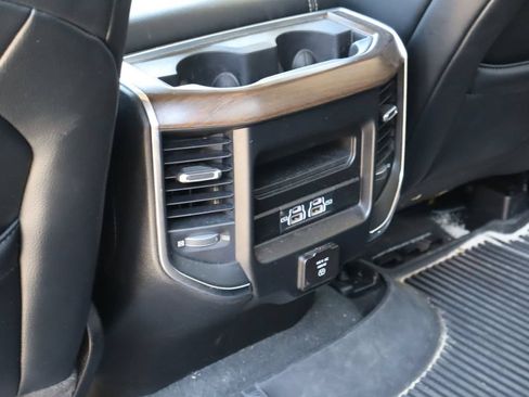 Used 2022 RAM 1500 Laramie AWD/4WD image 17