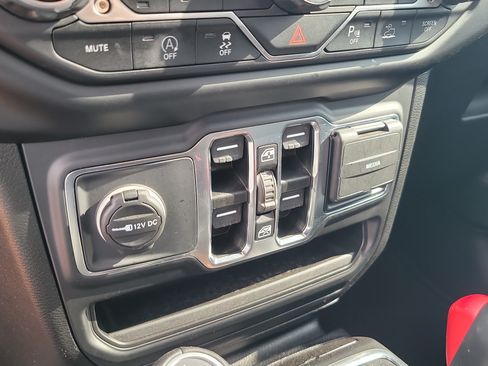 Used 2021 Jeep Gladiator Overland AWD/4WD image 24
