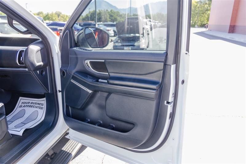 Used 2025 Ford Expedition Platinum w/ Stealth Appearance Package AWD/4WD image 27