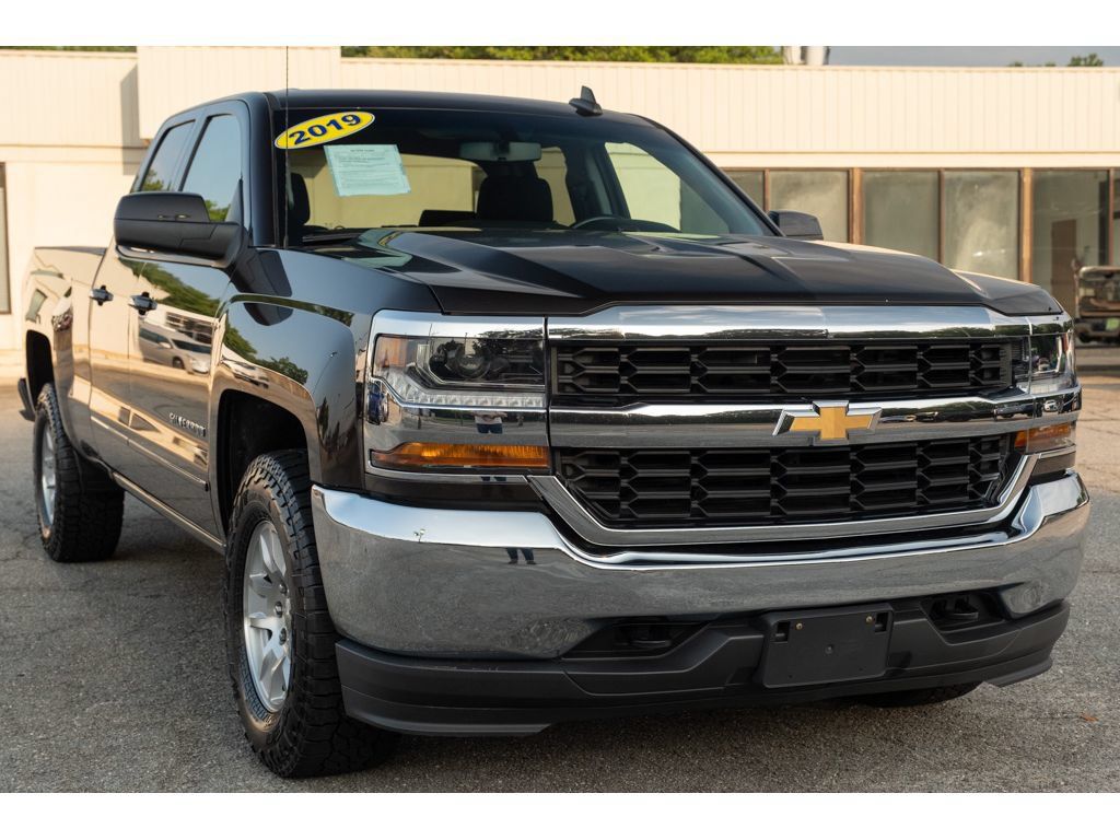 Used 2019 Chevrolet Silverado 1500 LT AWD/4WD image 33