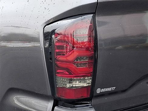 Used 2017 Toyota Tacoma SR5 w/ Tow Package image 11