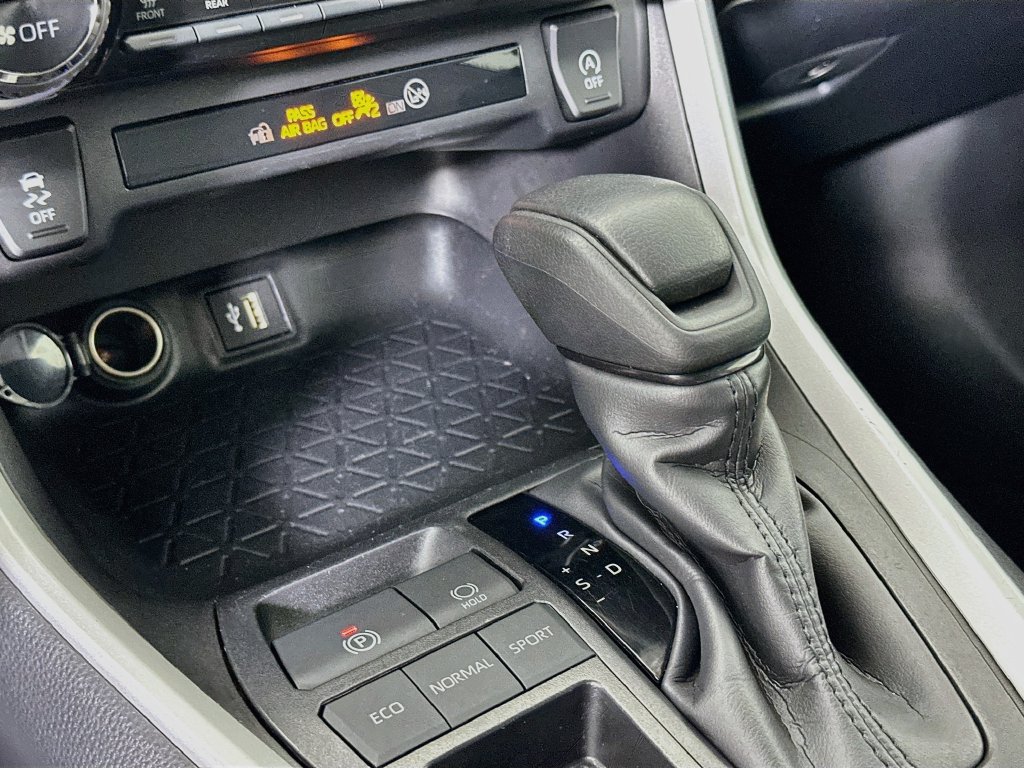 Certified 2025 Toyota RAV4 XLE FWD image 17