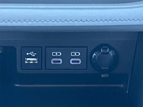 Certified 2023 Toyota Highlander L image 30