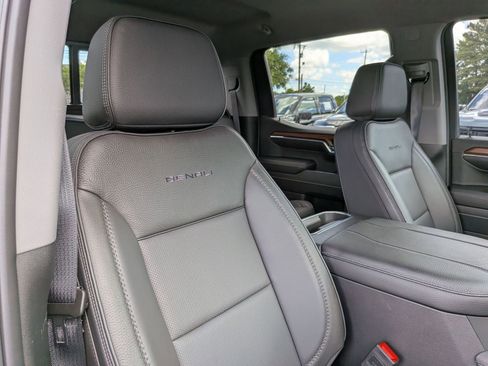 Used 2023 GMC Sierra 1500 Denali w/ Technology Package AWD/4WD image 36