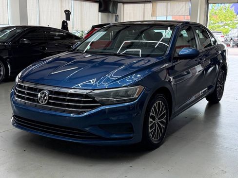Used 2019 Volkswagen Jetta SE w/ Cold Weather Package FWD image 5