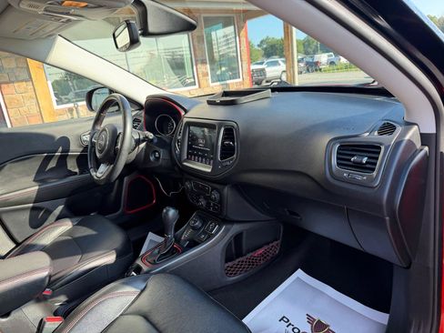 Used 2020 Jeep Compass Trailhawk w/ Leather Interior Group AWD/4WD image 21