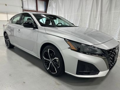 Used 2024 Nissan Altima 2.5 SR