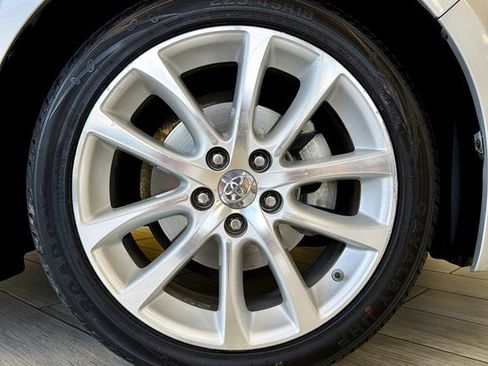 Used 2013 Toyota Avalon image 19