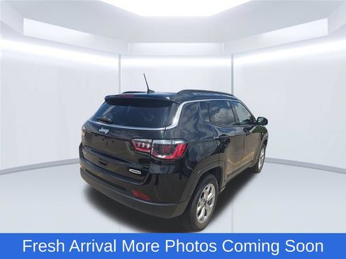 Used 2025 Jeep Compass Latitude w/ Sun & Sound Group AWD/4WD image 5