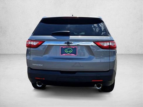 Certified 2018 Chevrolet Traverse LS w/ LPO, Black Accent Package FWD image 7