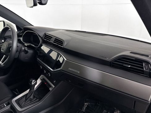 Certified 2025 Audi Q3 2.0T Premium w/ Convenience Package image 27