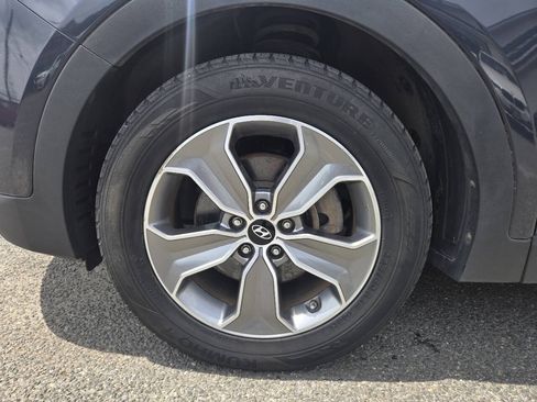 Used 2014 Hyundai Santa Fe GLS FWD image 17