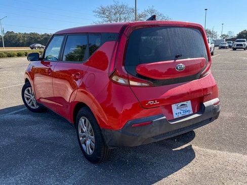 Used 2021 Kia Soul LX image 5