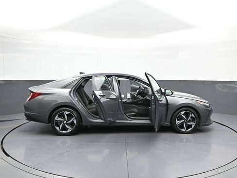 Certified 2023 Hyundai Elantra SEL w/ Convenience Package FWD image 41
