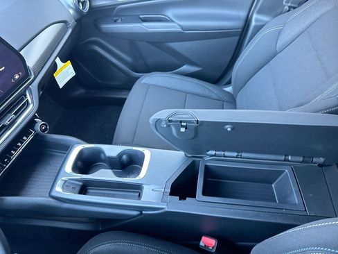 New 2026 Chevrolet Equinox EV LT image 24