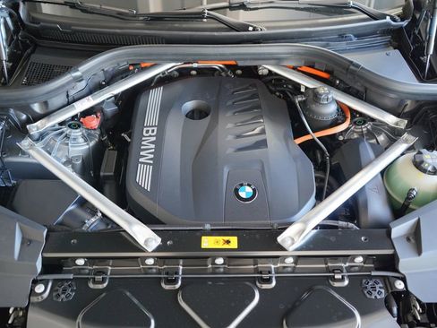New 2026 BMW X5 xDrive50e image 23
