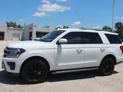 Used 2023 Ford Expedition XLT RWD image 4