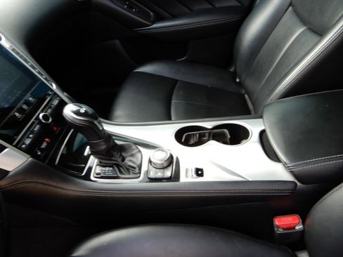 Used 2021 INFINITI Q50 Luxe RWD image 13