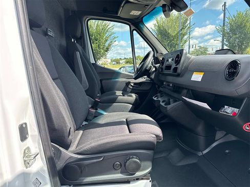 New 2025 Mercedes-Benz Sprinter 2500 image 14