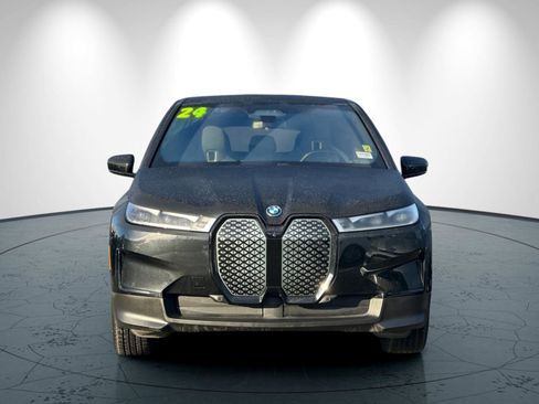 Used 2024 BMW iX xDrive50 image 9