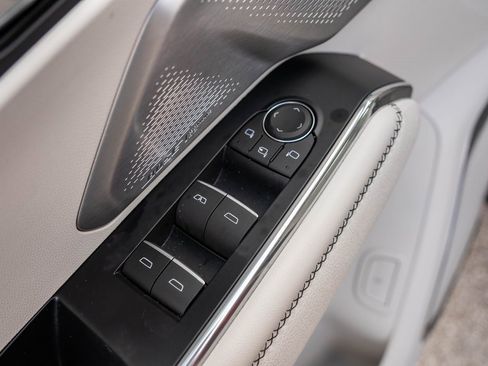 Used 2024 GMC Acadia Denali w/ Super Cruise Package image 11