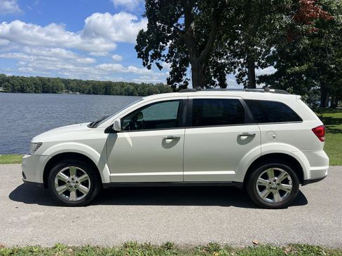 Used 2012 Dodge Journey R/T w/ Flexible Seating Group AWD/4WD image 1