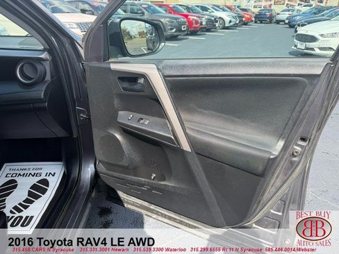 Used 2016 Toyota RAV4 LE AWD/4WD image 16