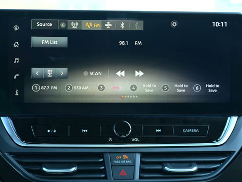 Used 2025 Nissan Altima 2.5 SR w/ SR Premium Package image 18