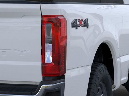 New 2026 Ford F250 XL w/ XL Off-Road Package image 21