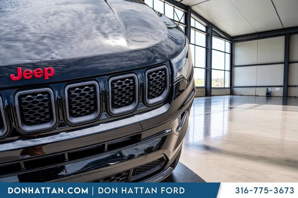 Used 2023 Jeep Compass Limited AWD/4WD image 32