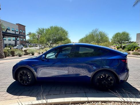 Used 2021 Tesla Model Y Long Range AWD/4WD image 5