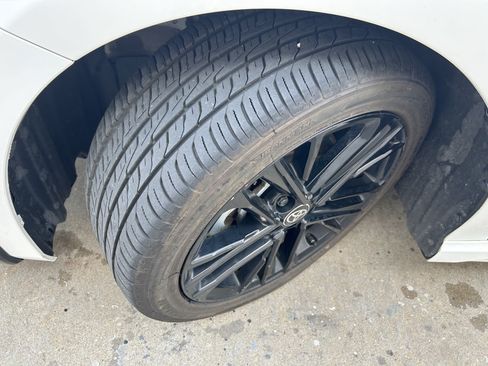 Used 2025 Toyota Camry SE FWD image 11