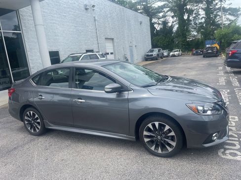 Used 2016 Nissan Sentra SR w/ Driver's Assist Package FWD image 3
