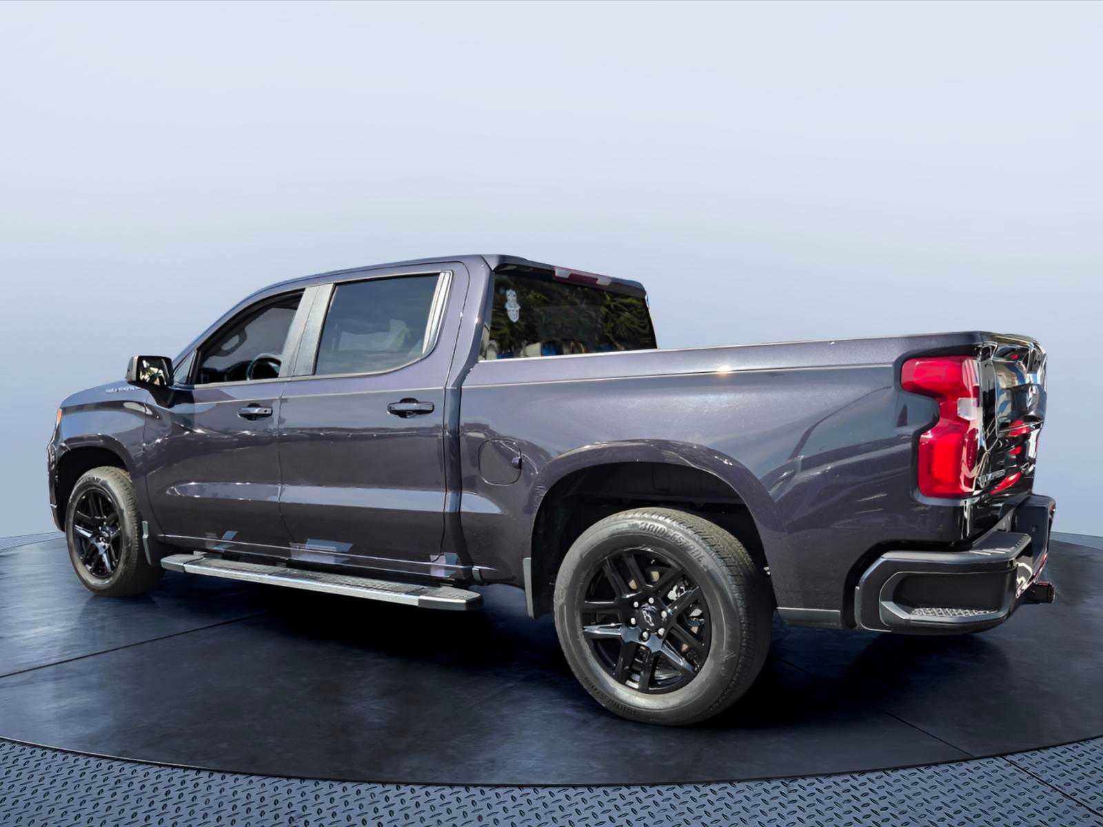 Used 2022 Chevrolet Silverado 1500 RST RWD image 4