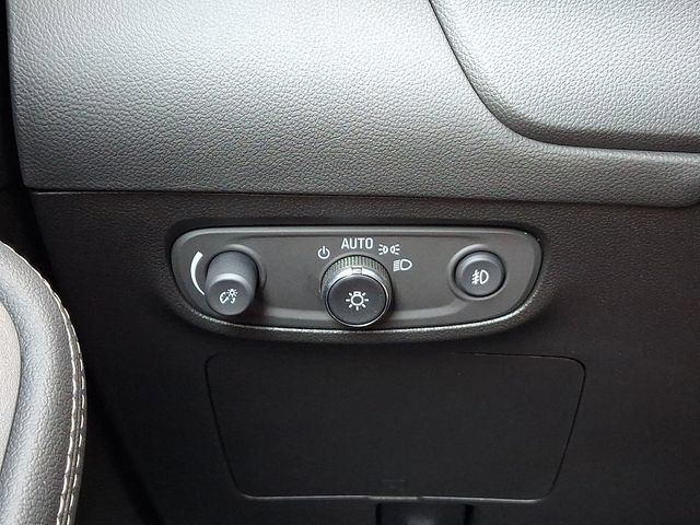 Used 2023 Buick Encore GX Essence FWD image 28