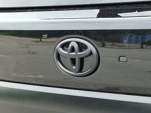 Used 2024 Toyota Sequoia SR5 w/ SR5 Premium Package AWD/4WD image 35