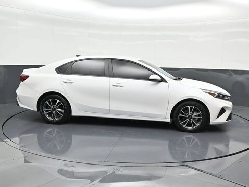 Used 2022 Kia Forte LXS image 7