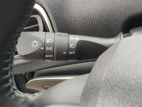 Used 2022 Toyota Prius L Eco image 26