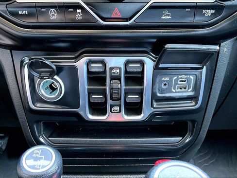 Used 2022 Jeep Wrangler Unlimited Sport AWD/4WD image 16