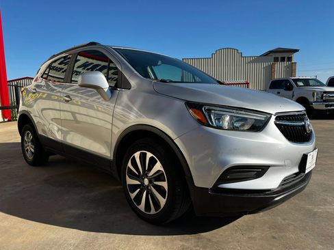 Used 2021 Buick Encore Preferred FWD image 3
