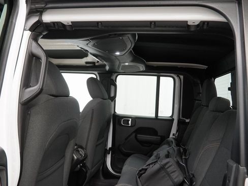 Certified 2024 Jeep Gladiator Sport image 20