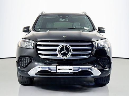 Used 2024 Mercedes-Benz GLS 450 4MATIC image 2