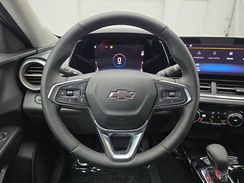 Used 2025 Chevrolet Trax ACTIV FWD image 19