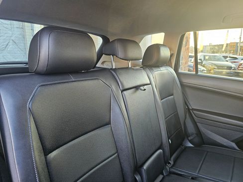 Used 2020 Volkswagen Tiguan SEL image 13
