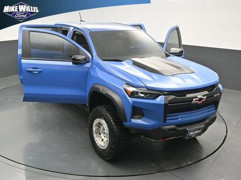 Used 2025 Chevrolet Colorado ZR2 w/ Technology Package AWD/4WD image 25