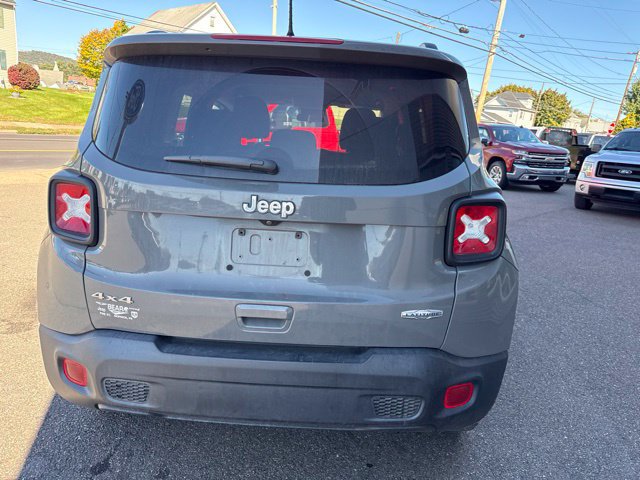 Used 2020 Jeep Renegade Latitude w/ Cold Weather Group AWD/4WD image 7