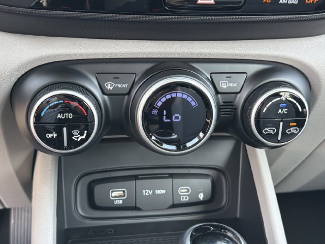 New 2026 Hyundai Venue SEL FWD image 32