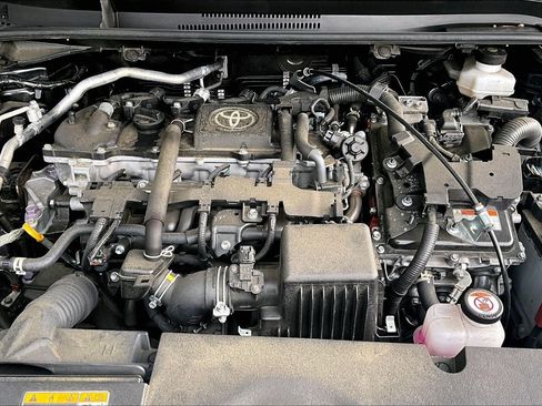 Used 2025 Toyota Corolla SE w/ SE Premium Package FWD image 10