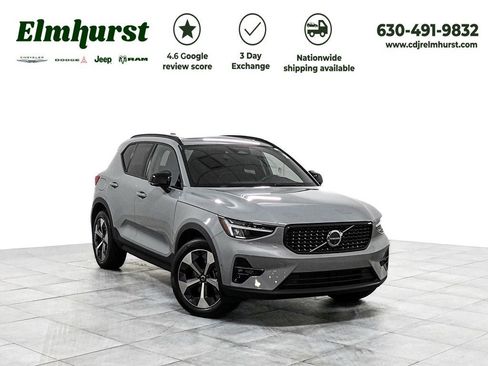 Used 2025 Volvo XC40 B5 Plus AWD/4WD image 1