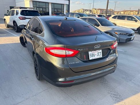 Used 2016 Ford Fusion SE FWD image 30